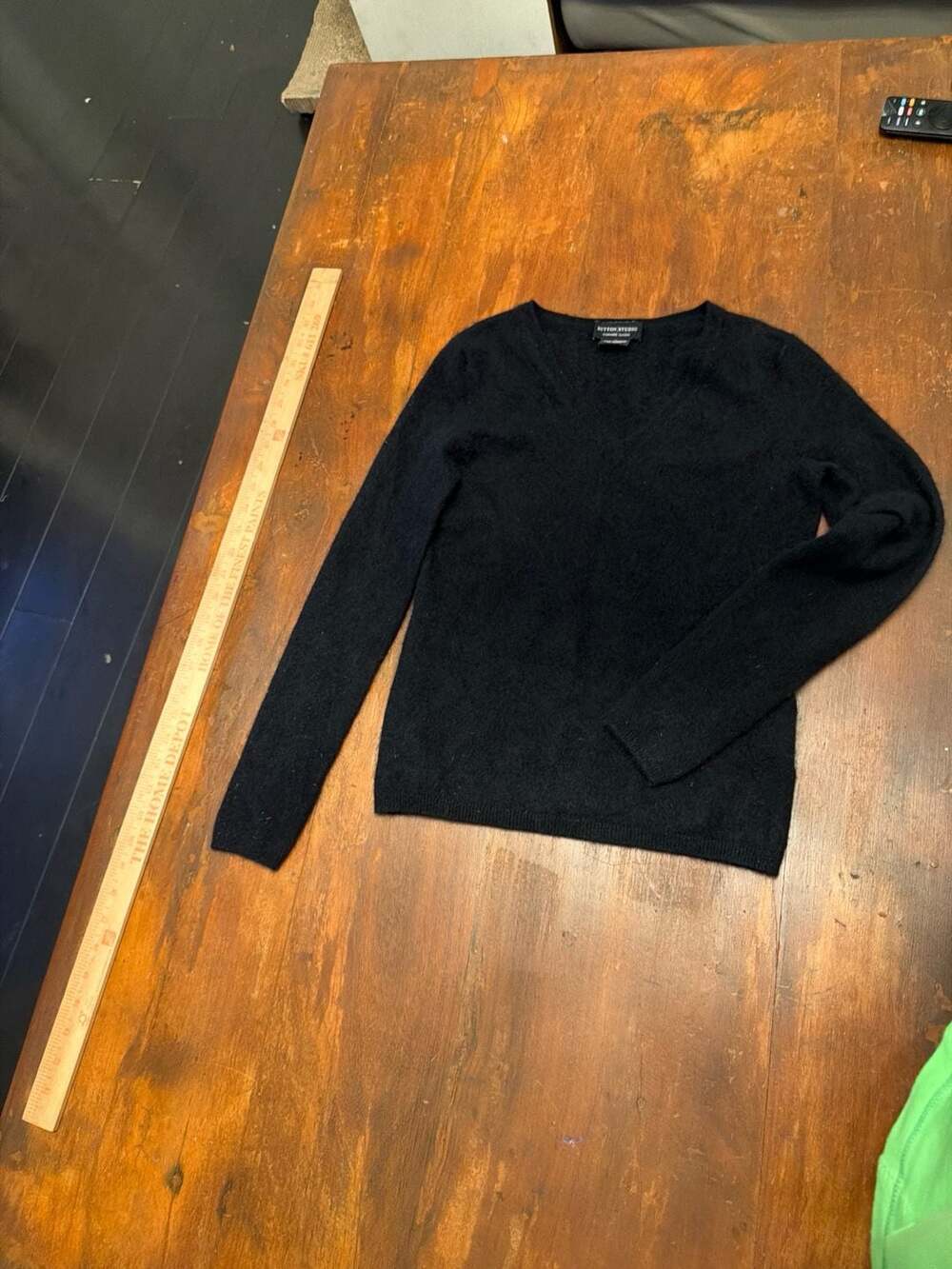 Sutton Studio Cashmere Classics Black 100% Cashmere V-Neck Sweater